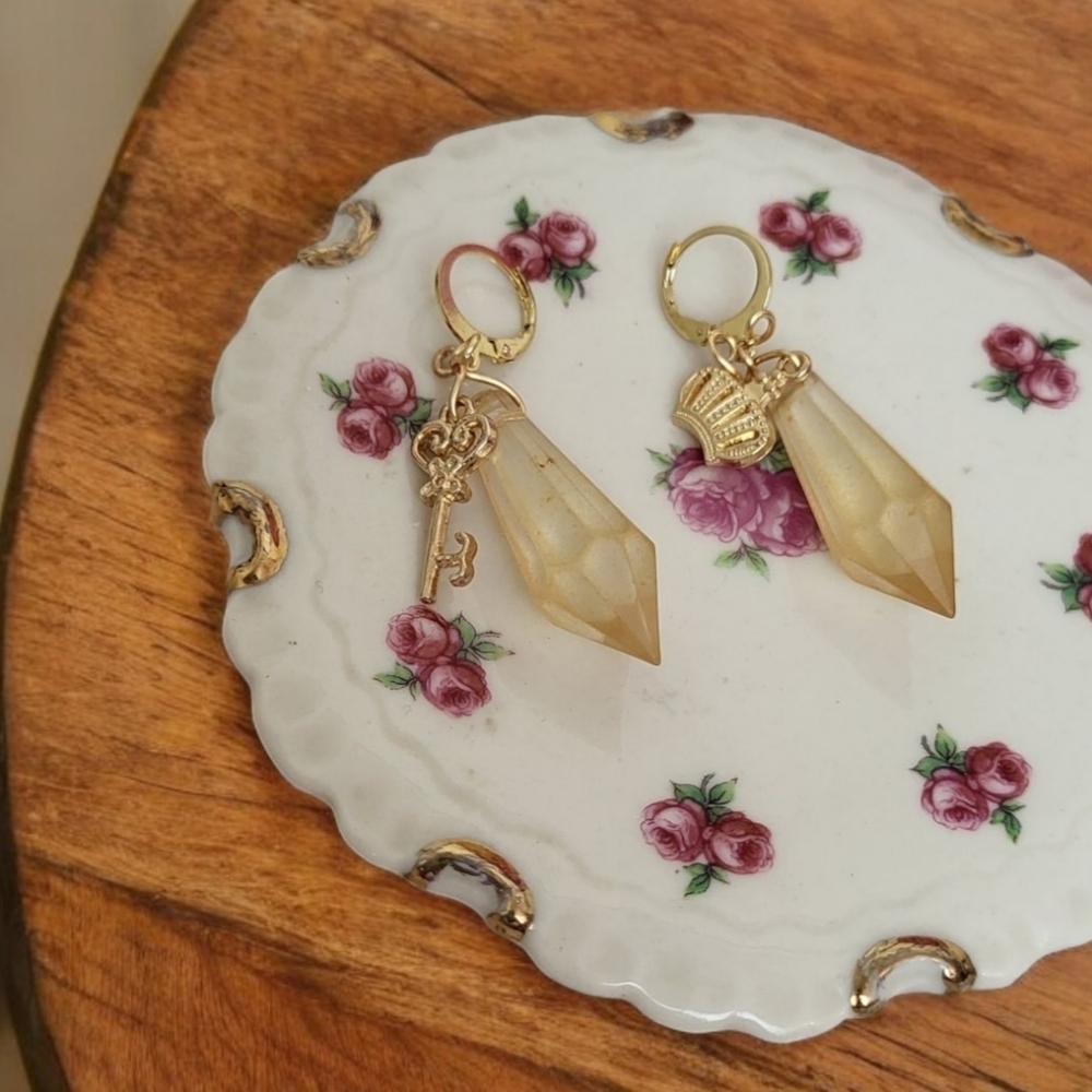 18K Goldplated Clear Sphere Skeleton Key Crown Huggie EARRINGS - Picture 1 of 6